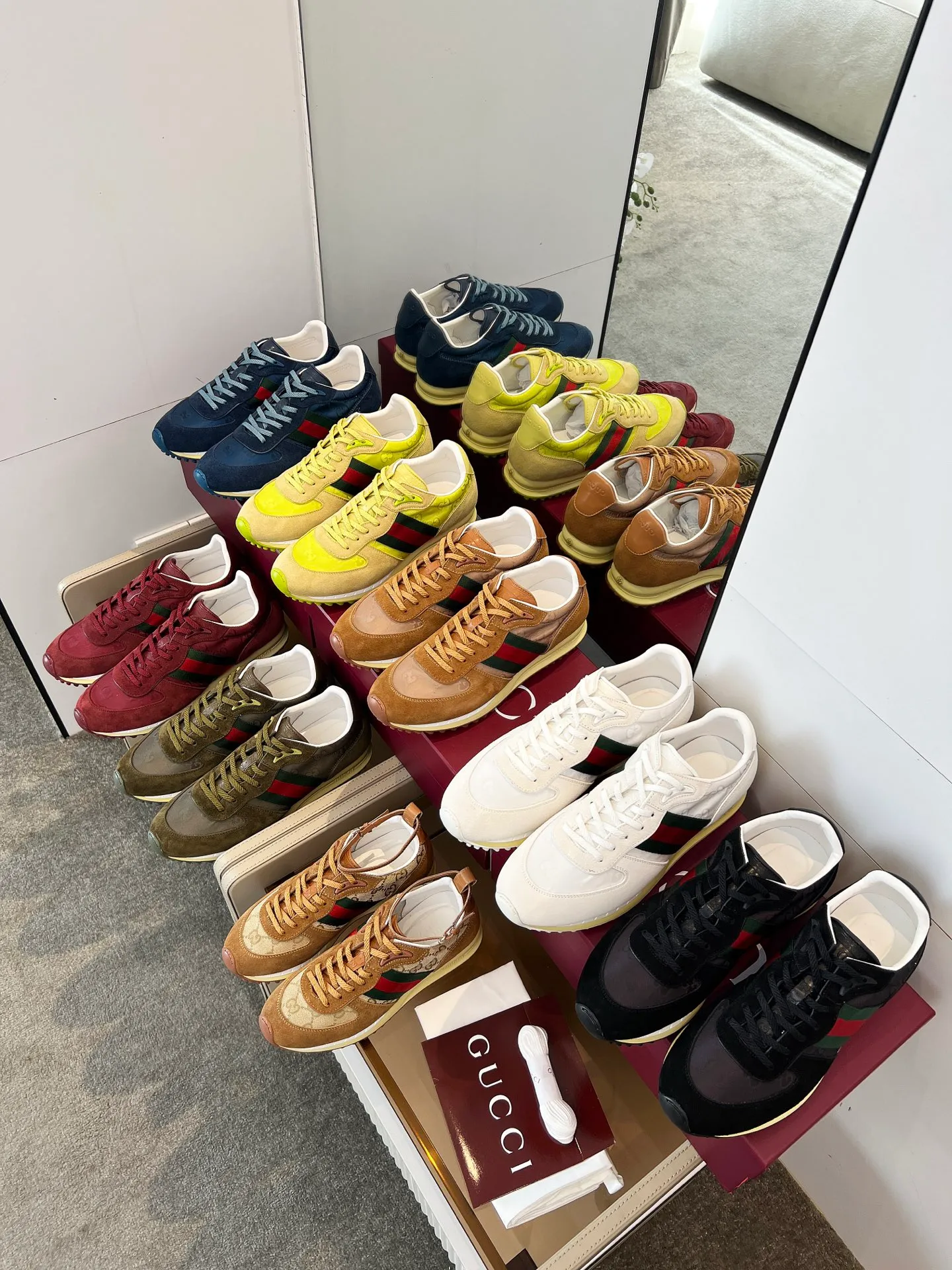👟👟Ex-factory price 620👟👟 The design of Gucci's new casual shoes is simply amazing. The classic double G logo is matched with retro red and green webbing. It is fashionable and high-end. It is completely the top element in the fashion circle. It is highly recognizable when worn and keeps turning heads. 💯 The upper is soft and breathable, and the upper foot is comfortable! The soles are made of special cushioning material, so your feet won’t get tired no matter how much you walk. They are perfect for daily commuting, shopping, and traveling. Code number 40-45